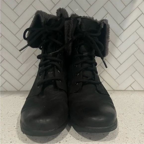 UGG Zea Wedge Boot Black Size 11 - Picture 6 of 14